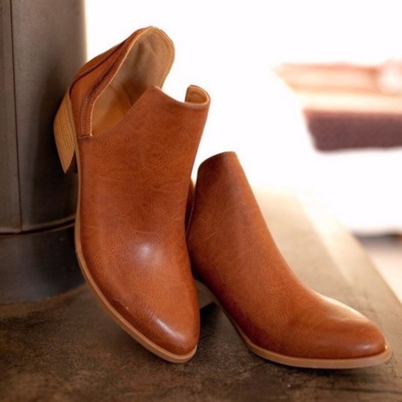 DOLLY Cut out VEGAN leather Booties - Cogn… - Picture 6 of 6